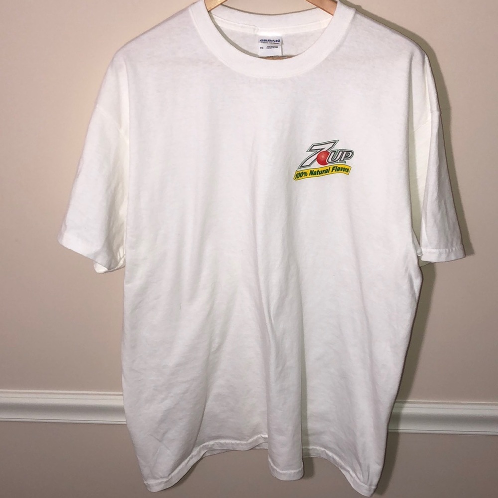NWOT white 7up shirt XL